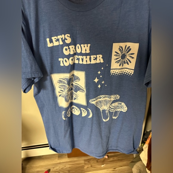 mushroom shirt - Picture 1 of 3